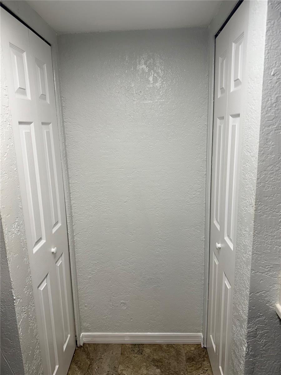 NORTH OAKS CONDO V - Residential