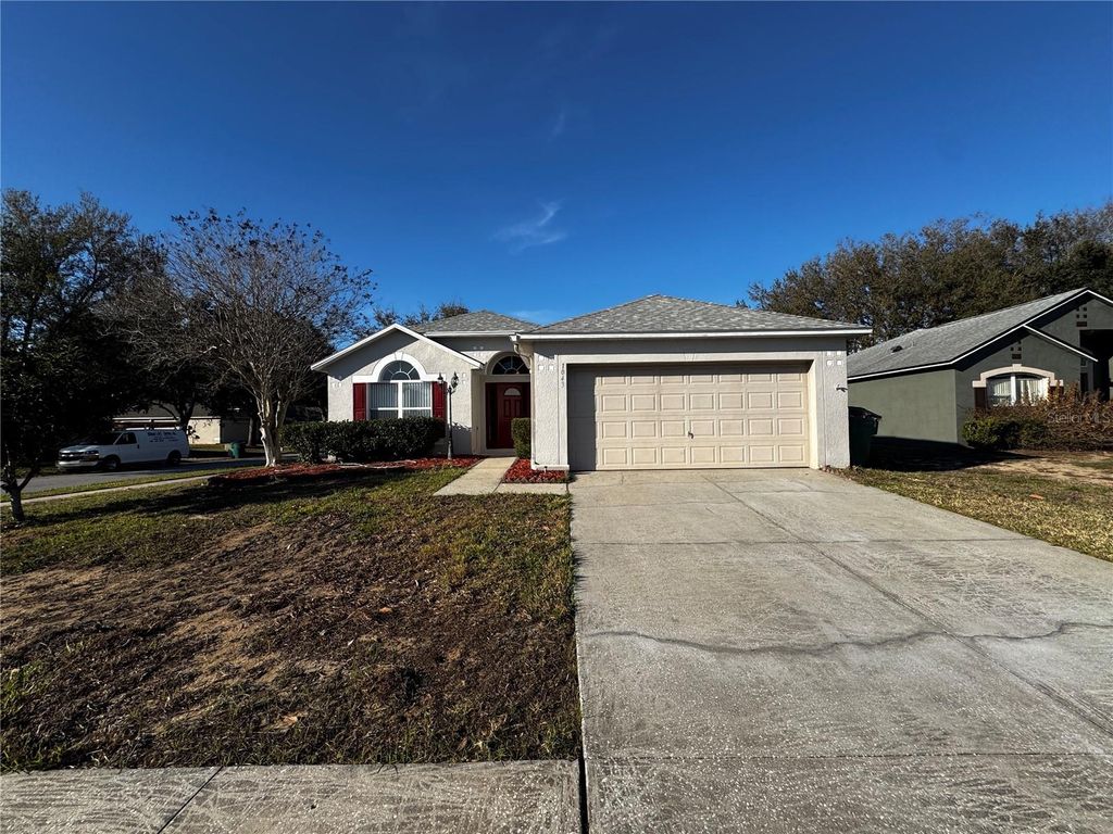 Photo of 1043 Vanderbilt Drive, Eustis, FL 32726 (MLS # G5109001)