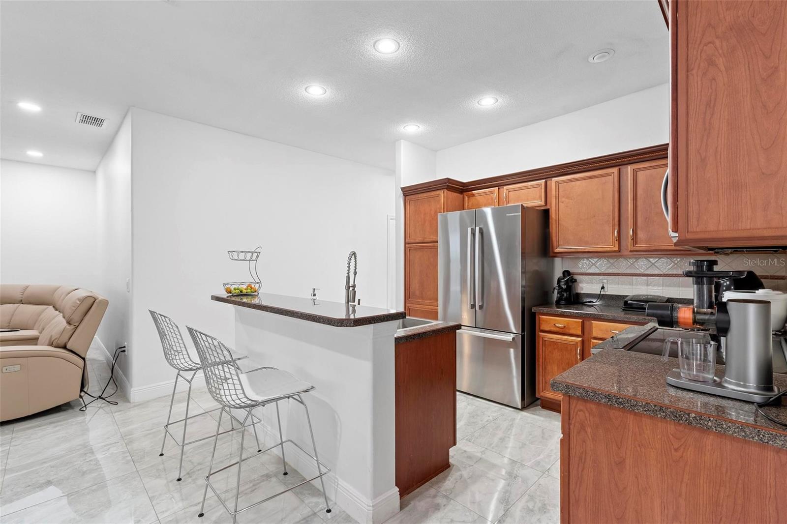 686 COTULLA DRIVE