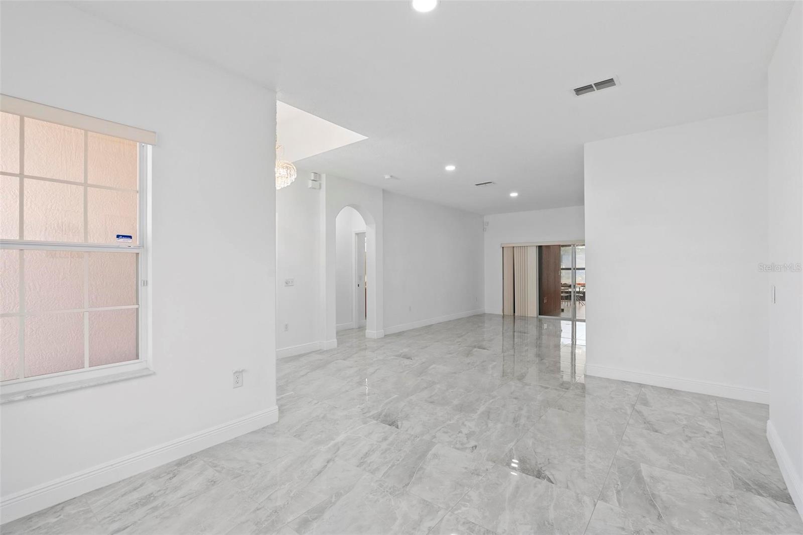 686 COTULLA DRIVE