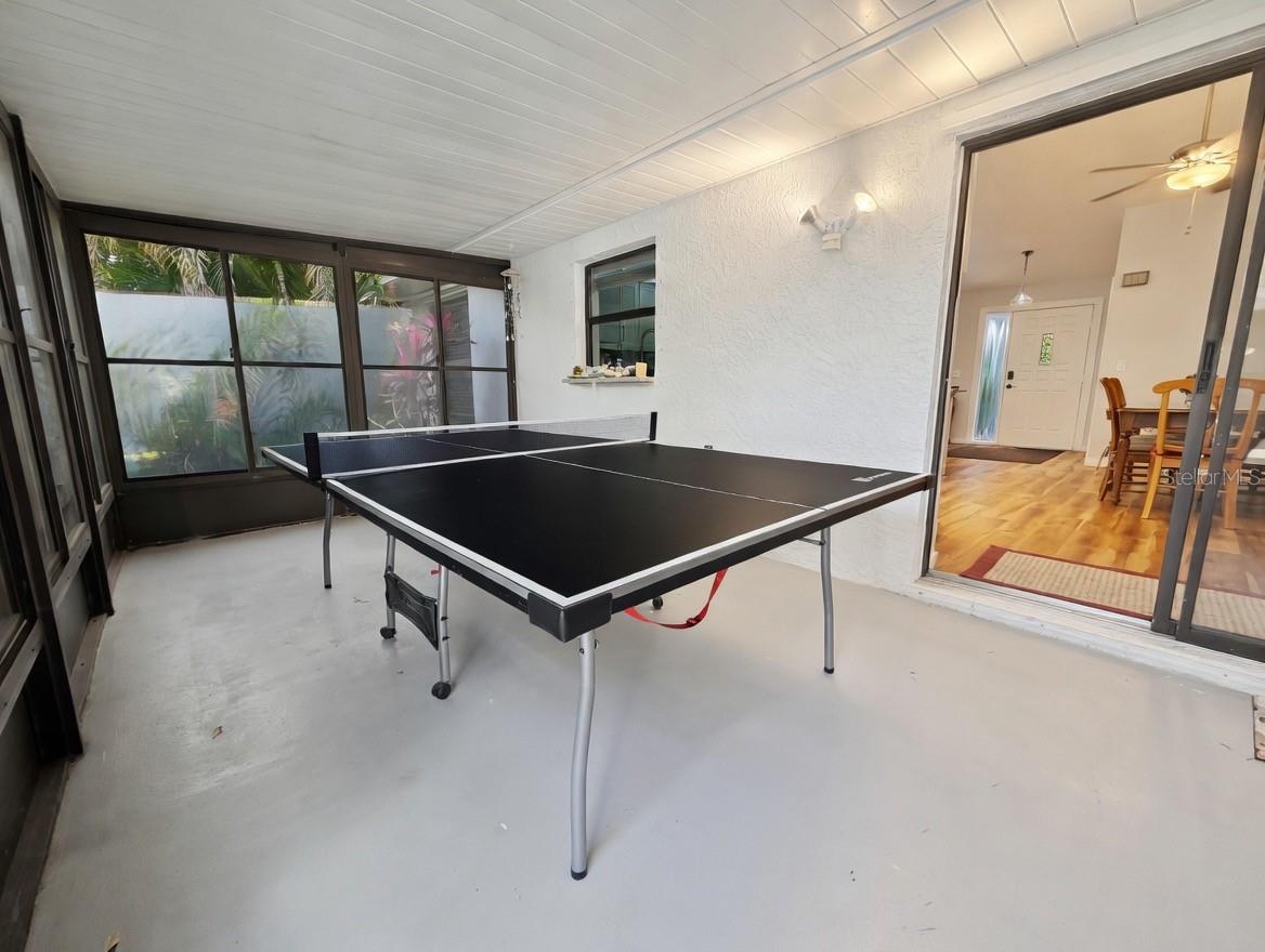 COUNTRY OAKS SUB PH I - Residential Lease