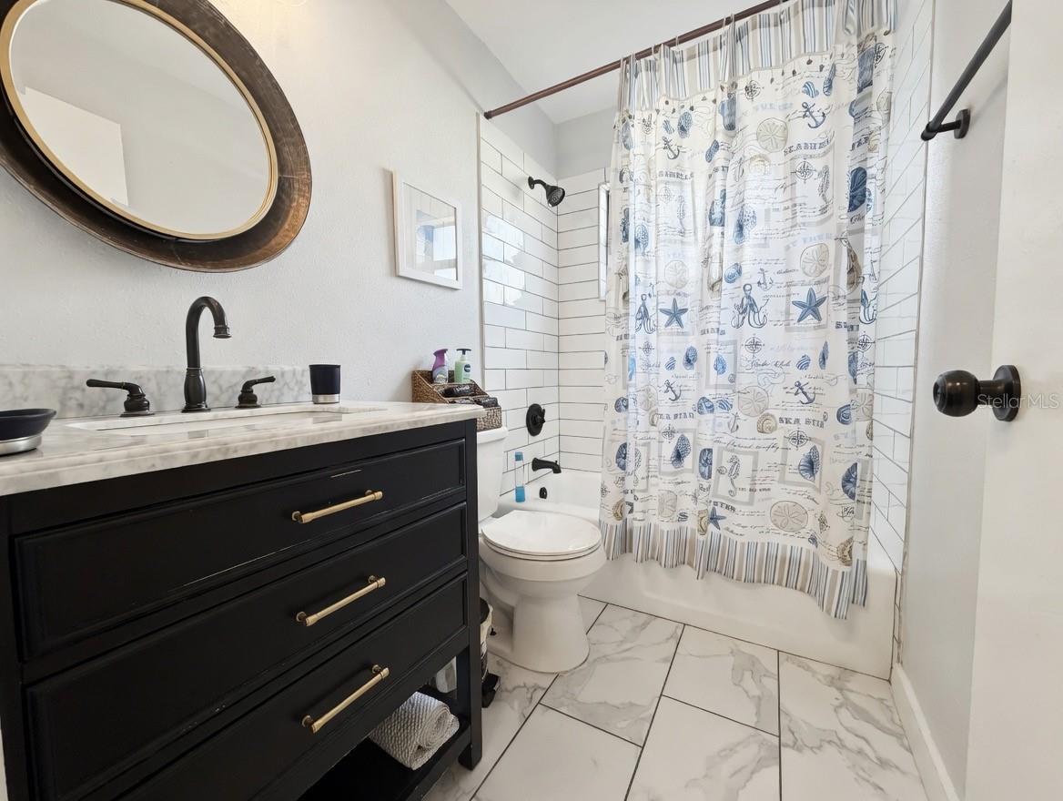 COUNTRY OAKS SUB PH I - Residential Lease