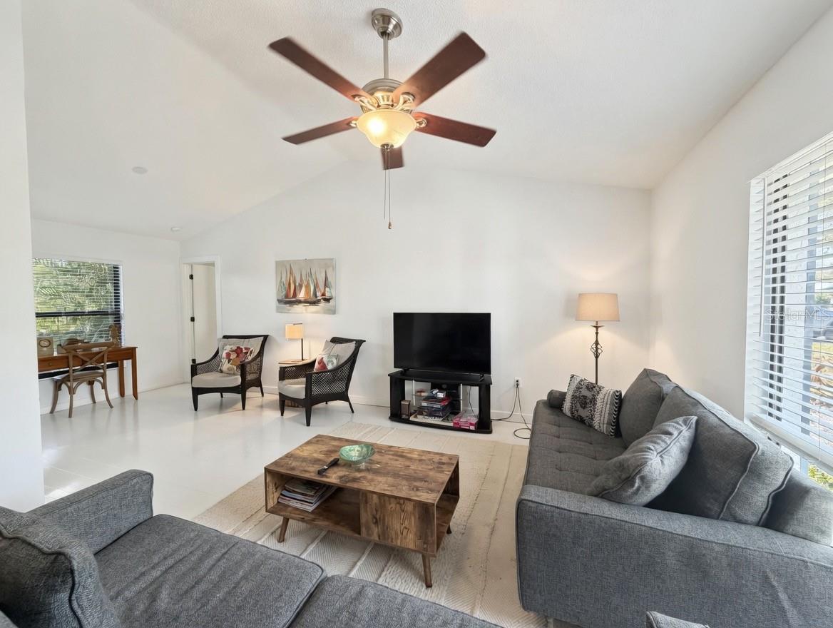 COUNTRY OAKS SUB PH I - Residential Lease