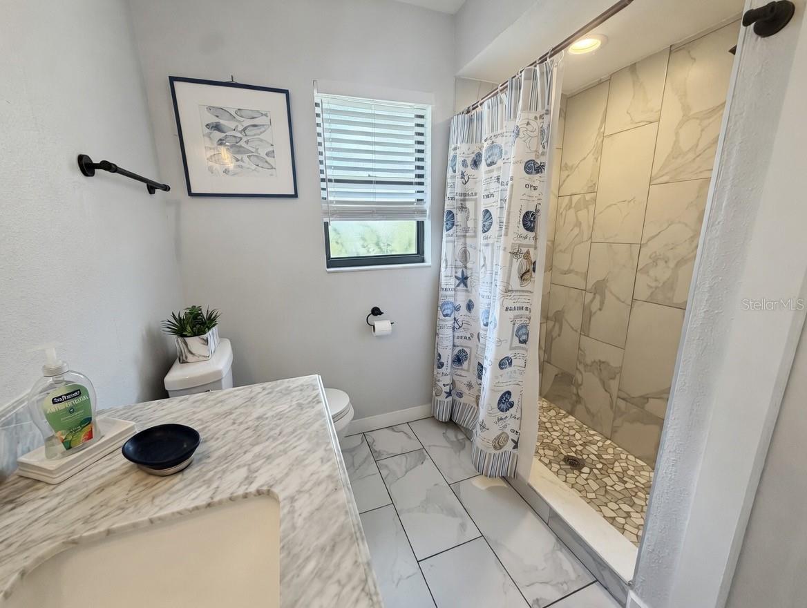 COUNTRY OAKS SUB PH I - Residential Lease