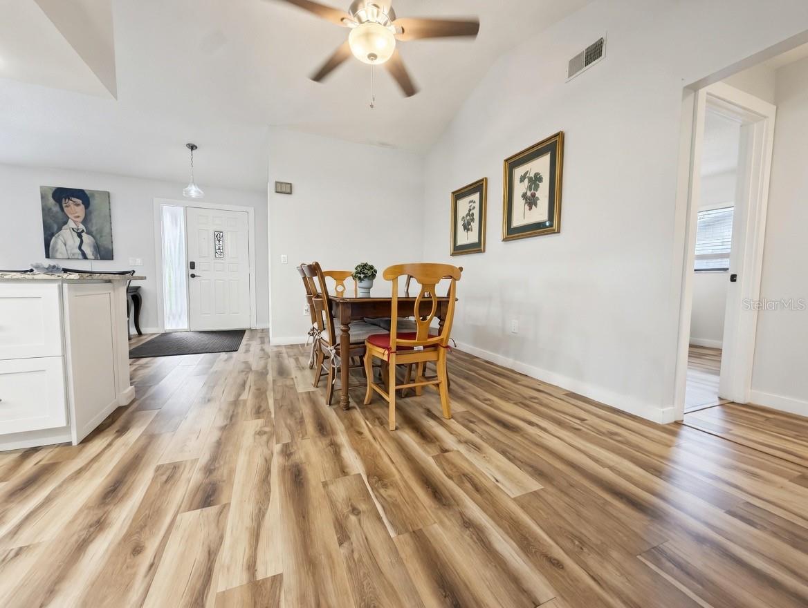 COUNTRY OAKS SUB PH I - Residential Lease