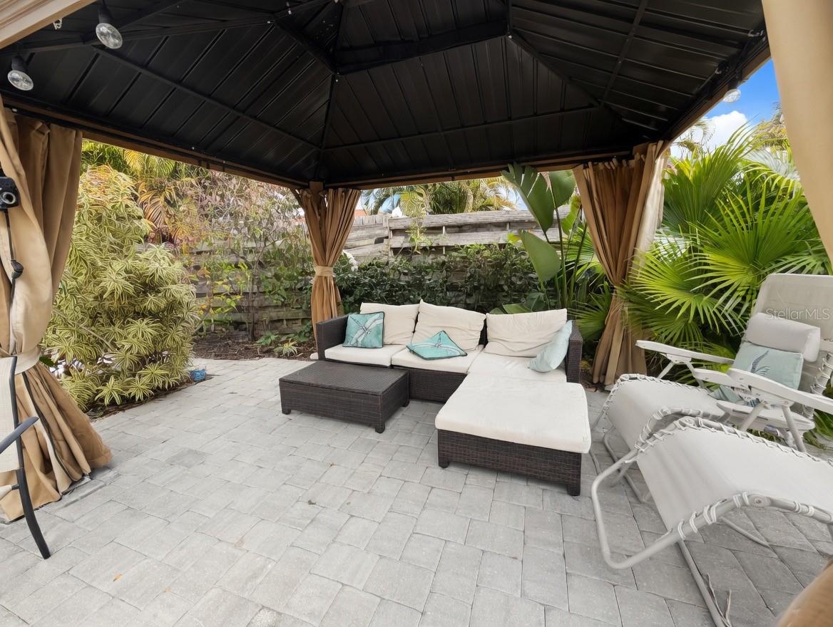 COUNTRY OAKS SUB PH I - Residential Lease