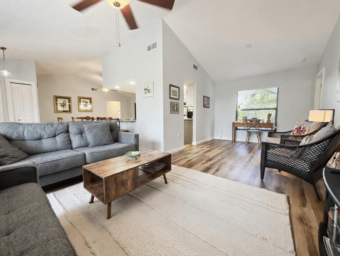 COUNTRY OAKS SUB PH I - Residential Lease