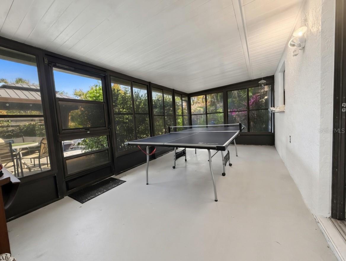 COUNTRY OAKS SUB PH I - Residential Lease