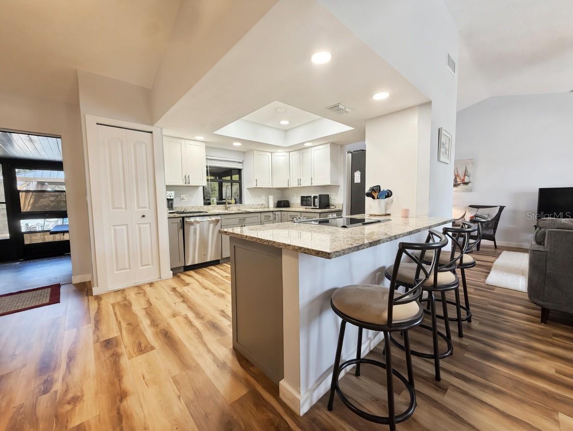 COUNTRY OAKS SUB PH I - Residential Lease