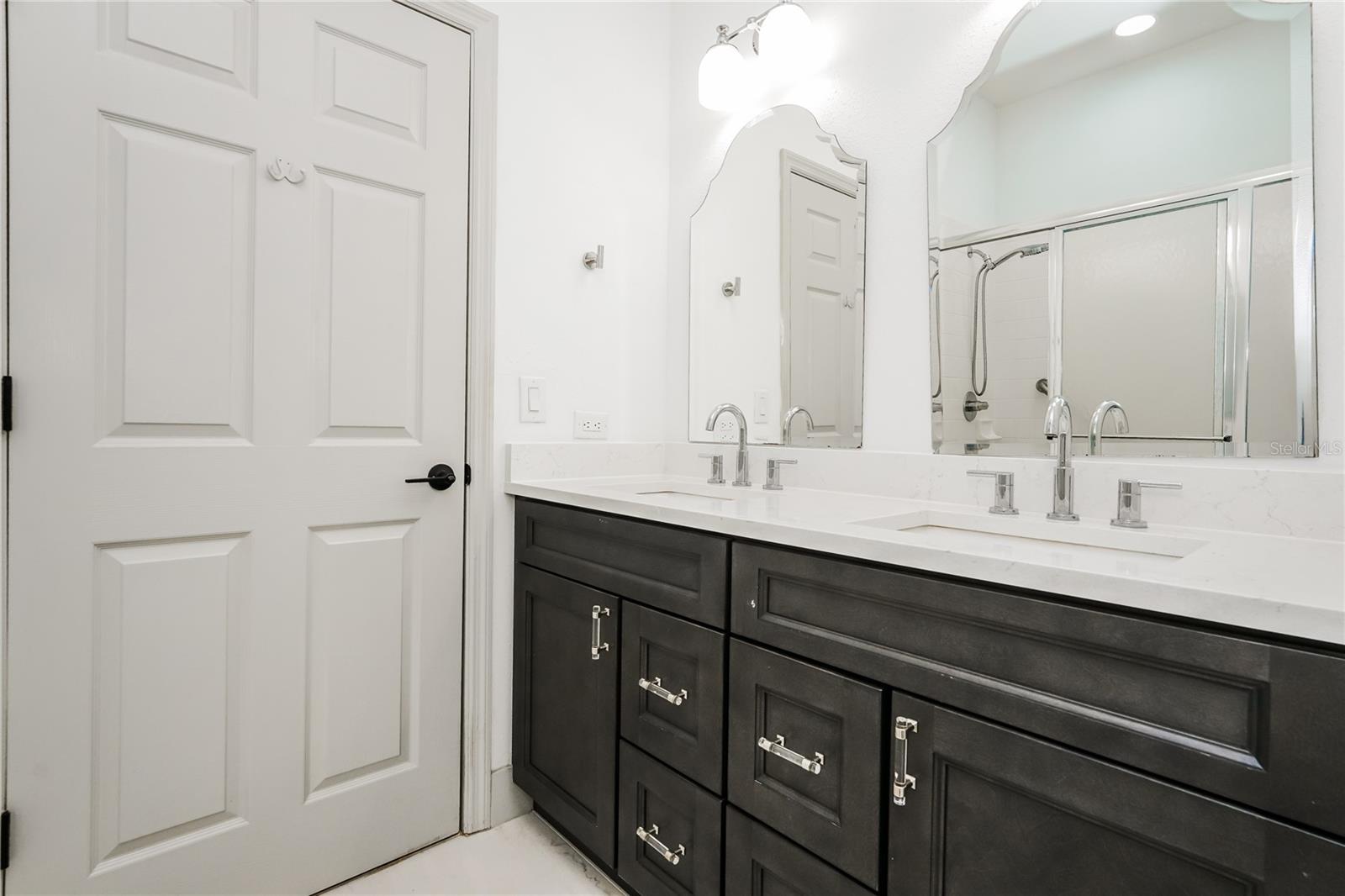 PINE LAKES - Residential