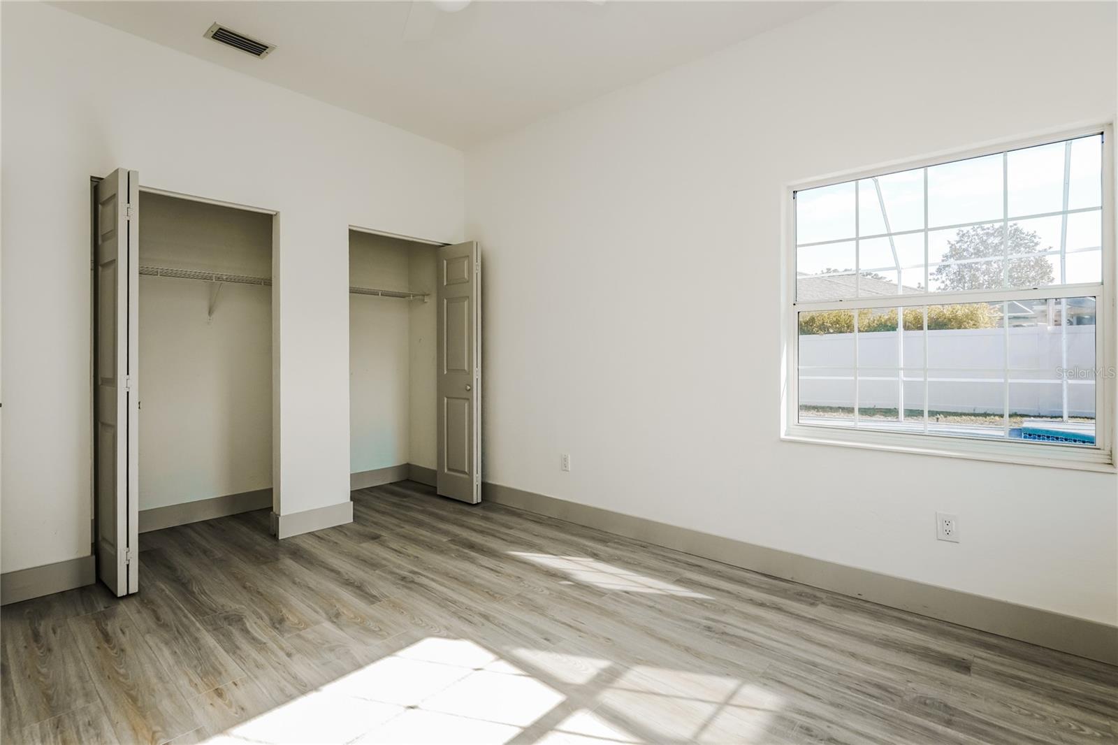 PINE LAKES - Residential