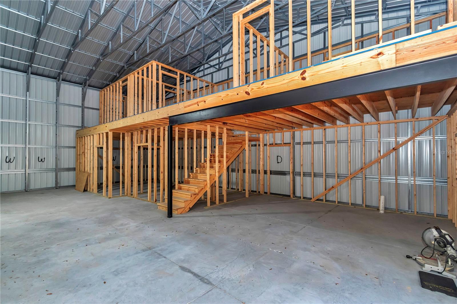 NON SUBDIVISION ACREAGE - Residential