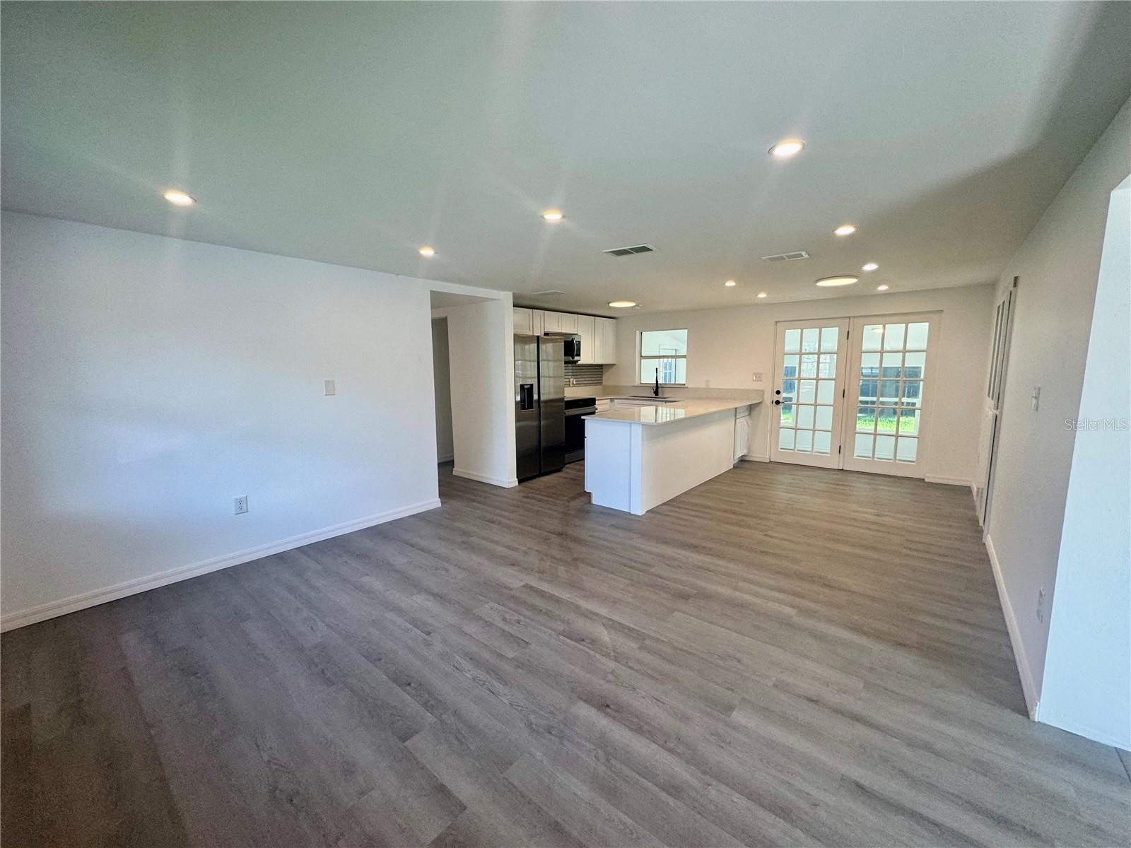 804 STARKE LAKE CIRCLE