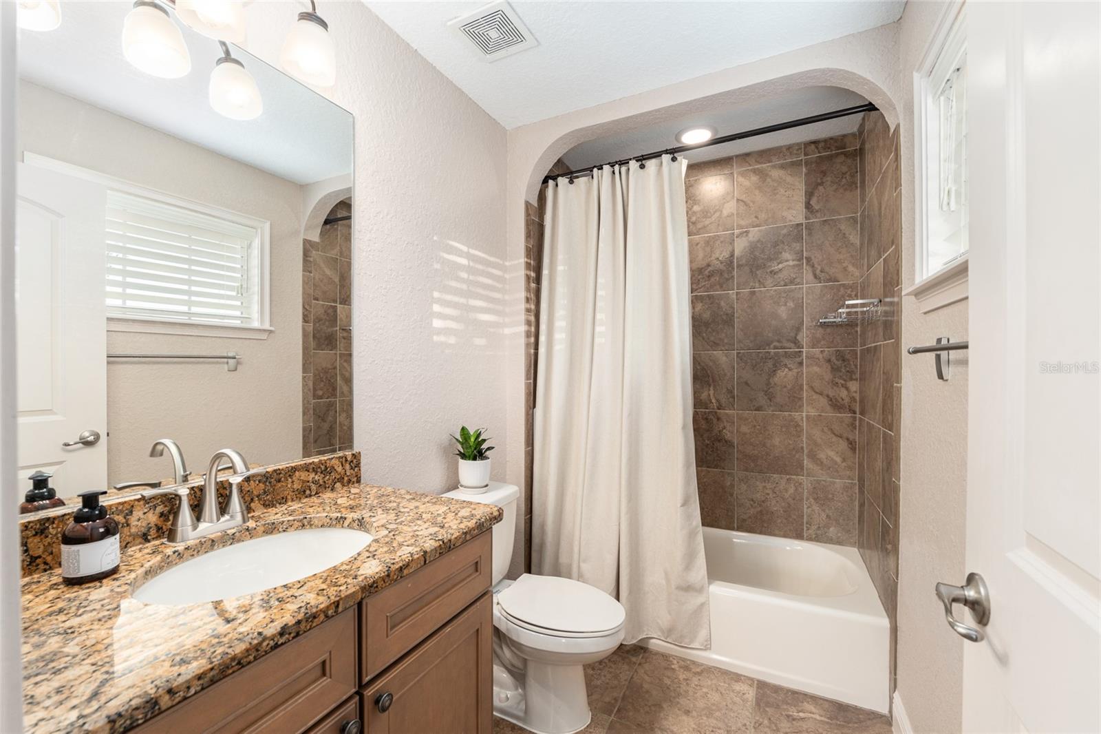 BELLECHASE OAK HAMMOCK - Residential