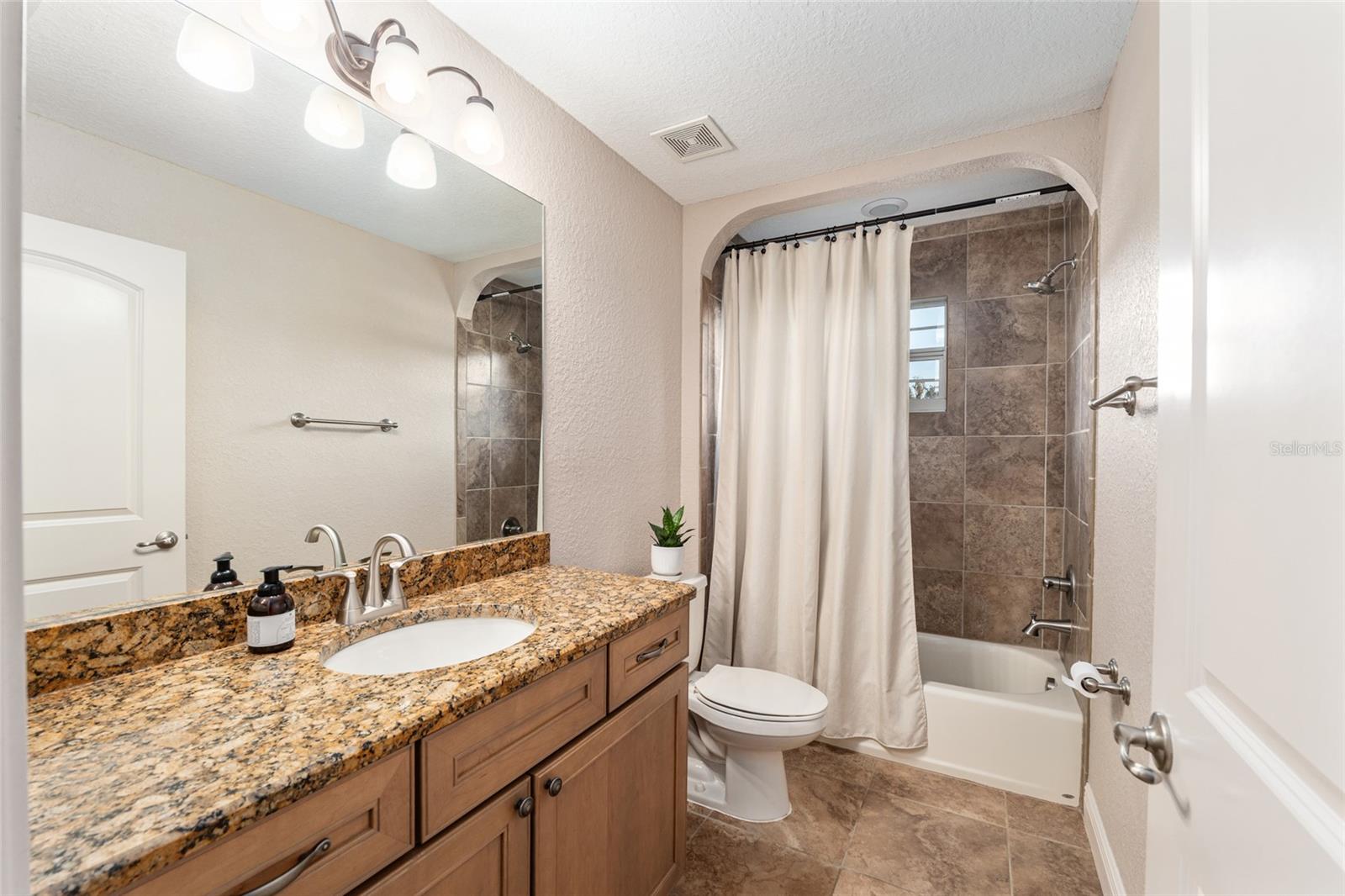 BELLECHASE OAK HAMMOCK - Residential