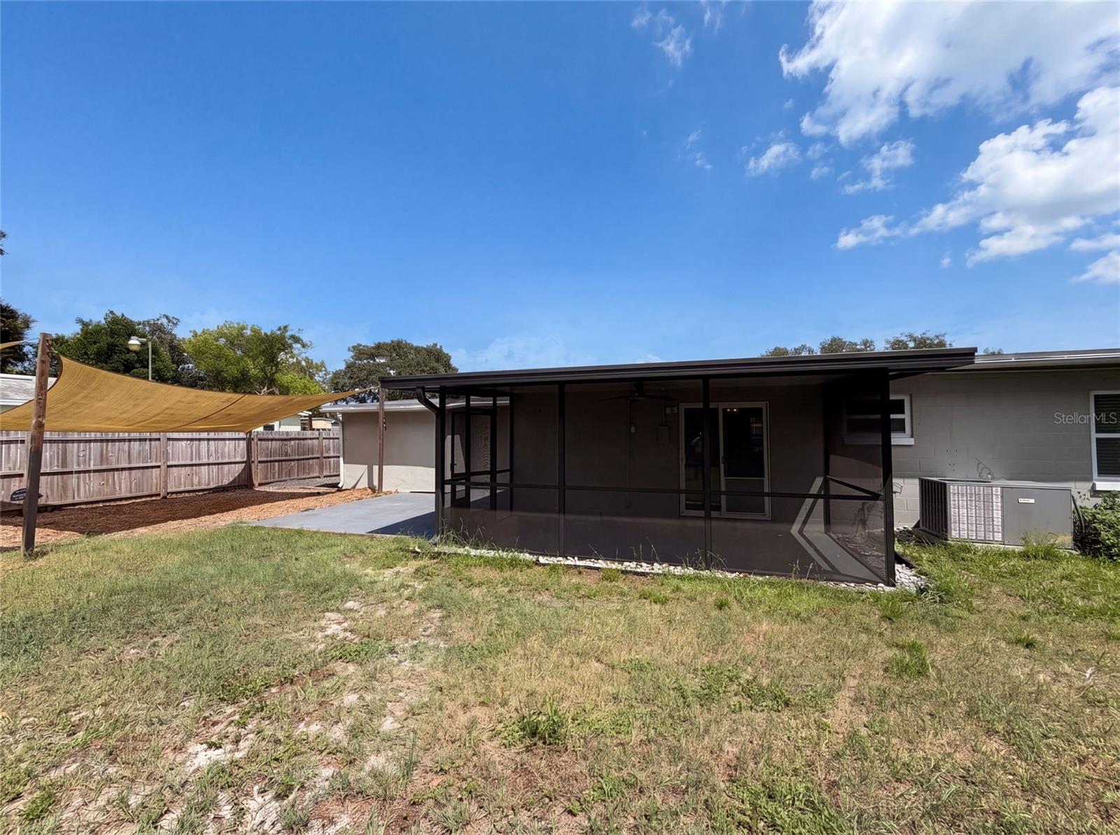 2242 E DANA DRIVE
