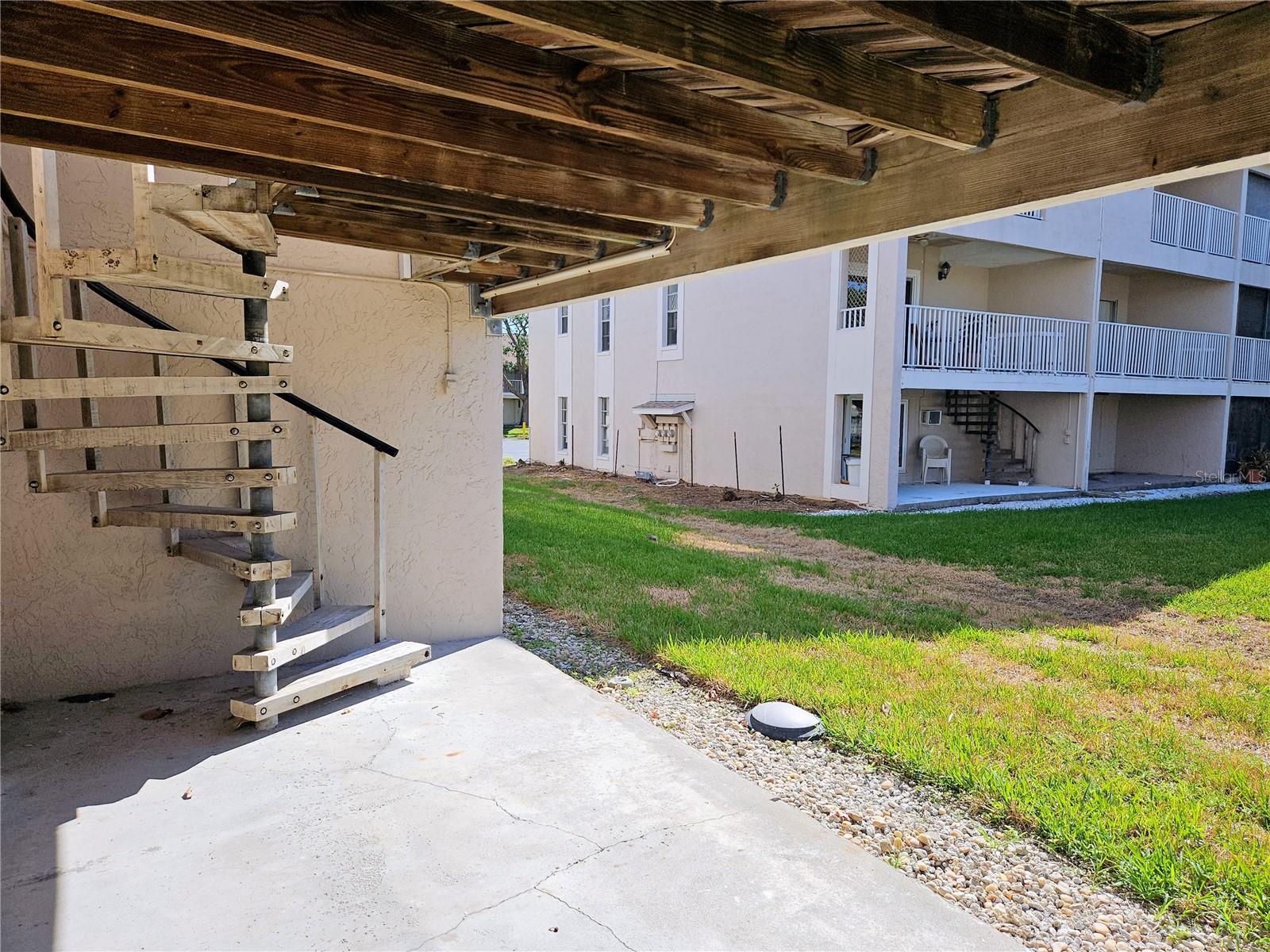 TREASURES OF CAPRI CONDO - Residential Lease