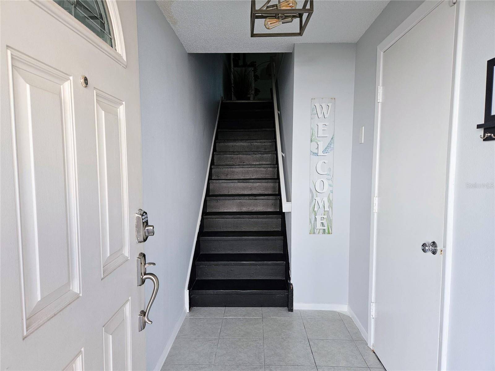 TREASURES OF CAPRI CONDO - Residential Lease