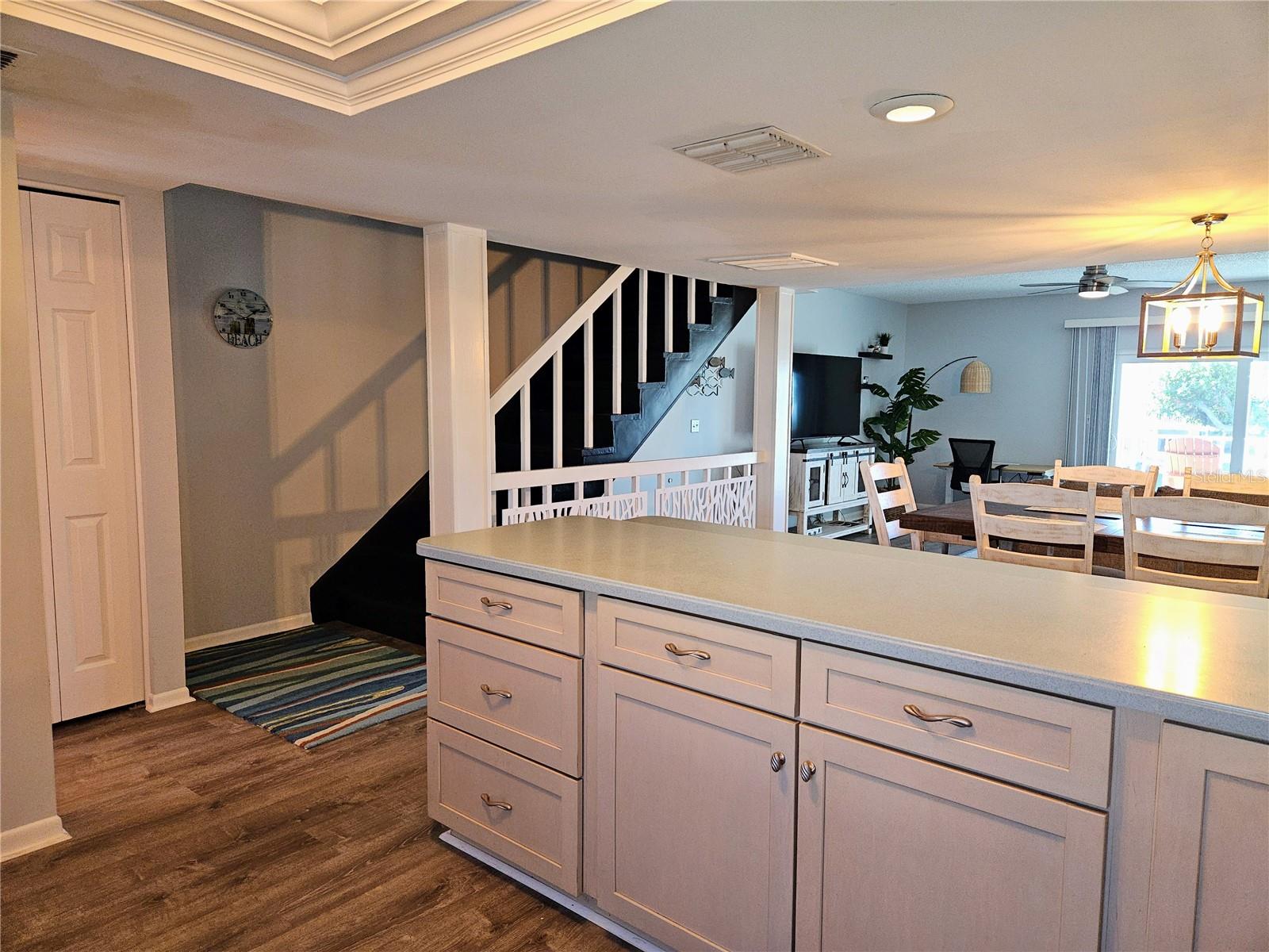 TREASURES OF CAPRI CONDO - Residential Lease