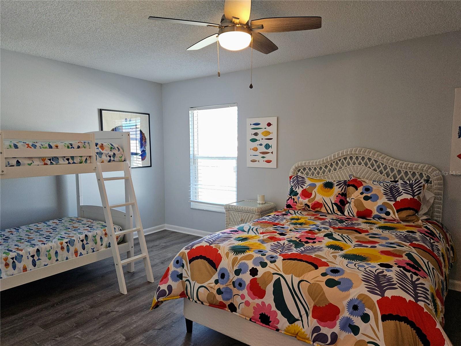 TREASURES OF CAPRI CONDO - Residential Lease