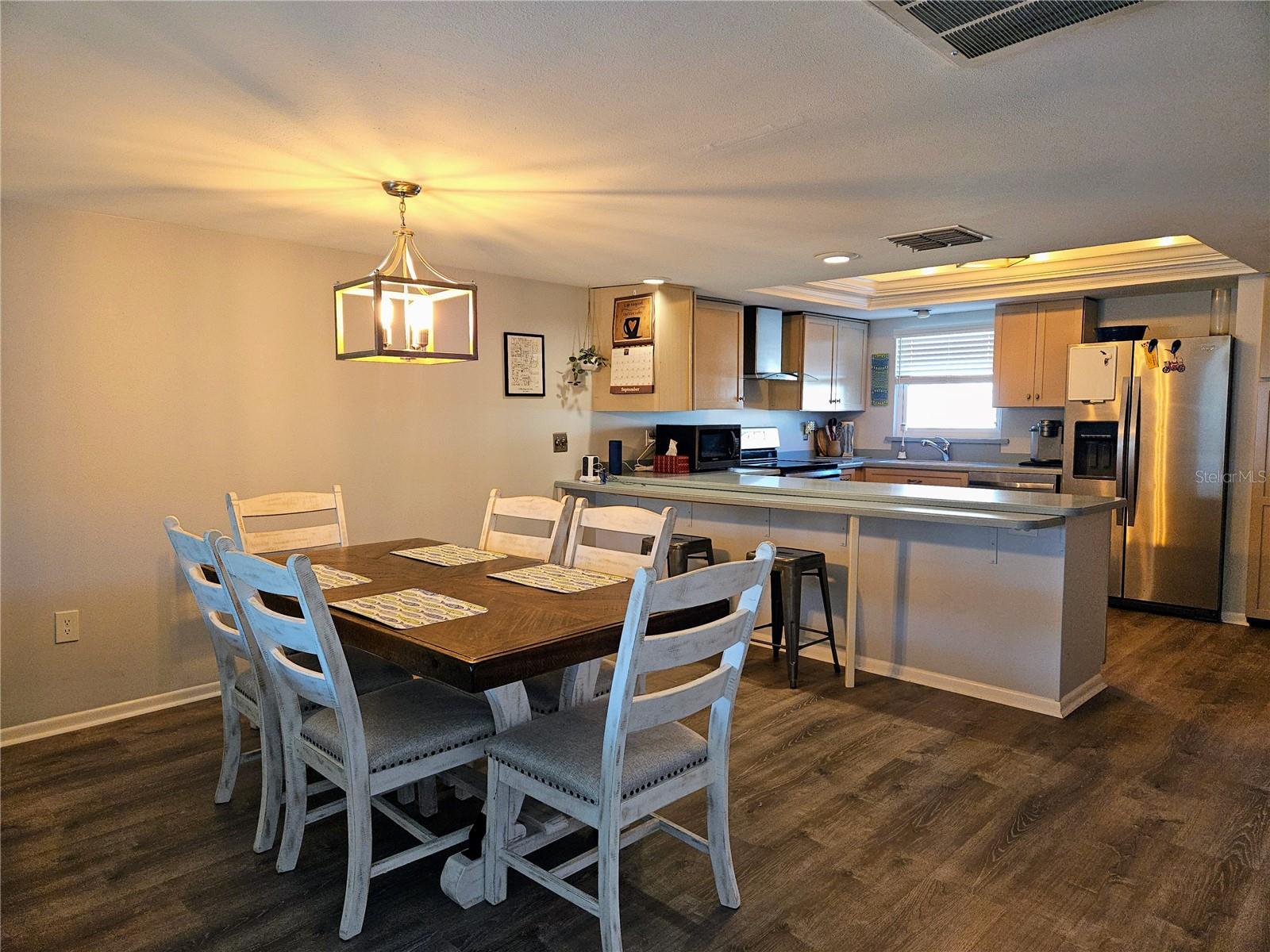 TREASURES OF CAPRI CONDO - Residential Lease