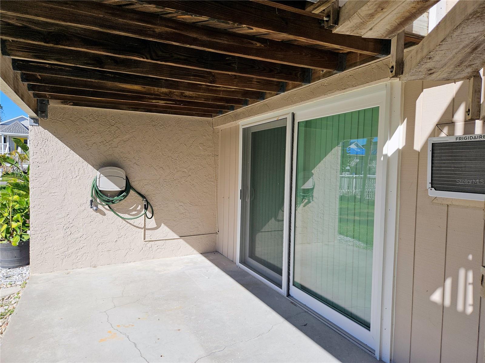 TREASURES OF CAPRI CONDO - Residential Lease