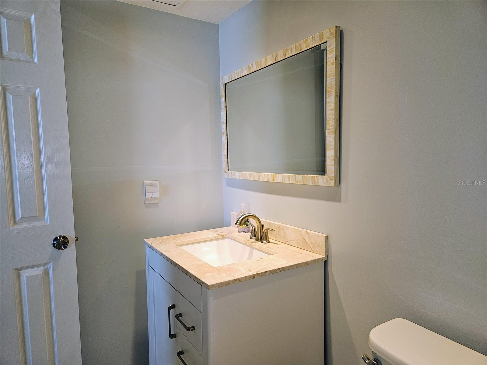 TREASURES OF CAPRI CONDO - Residential Lease