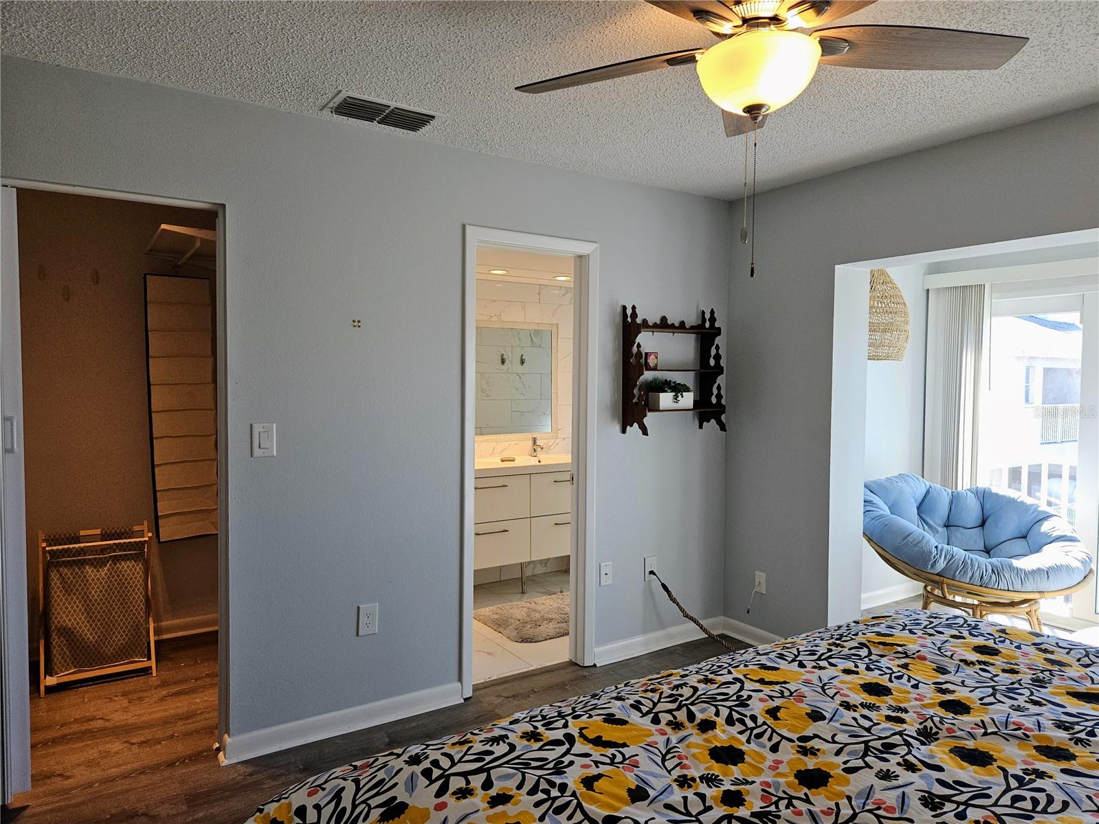 TREASURES OF CAPRI CONDO - Residential Lease