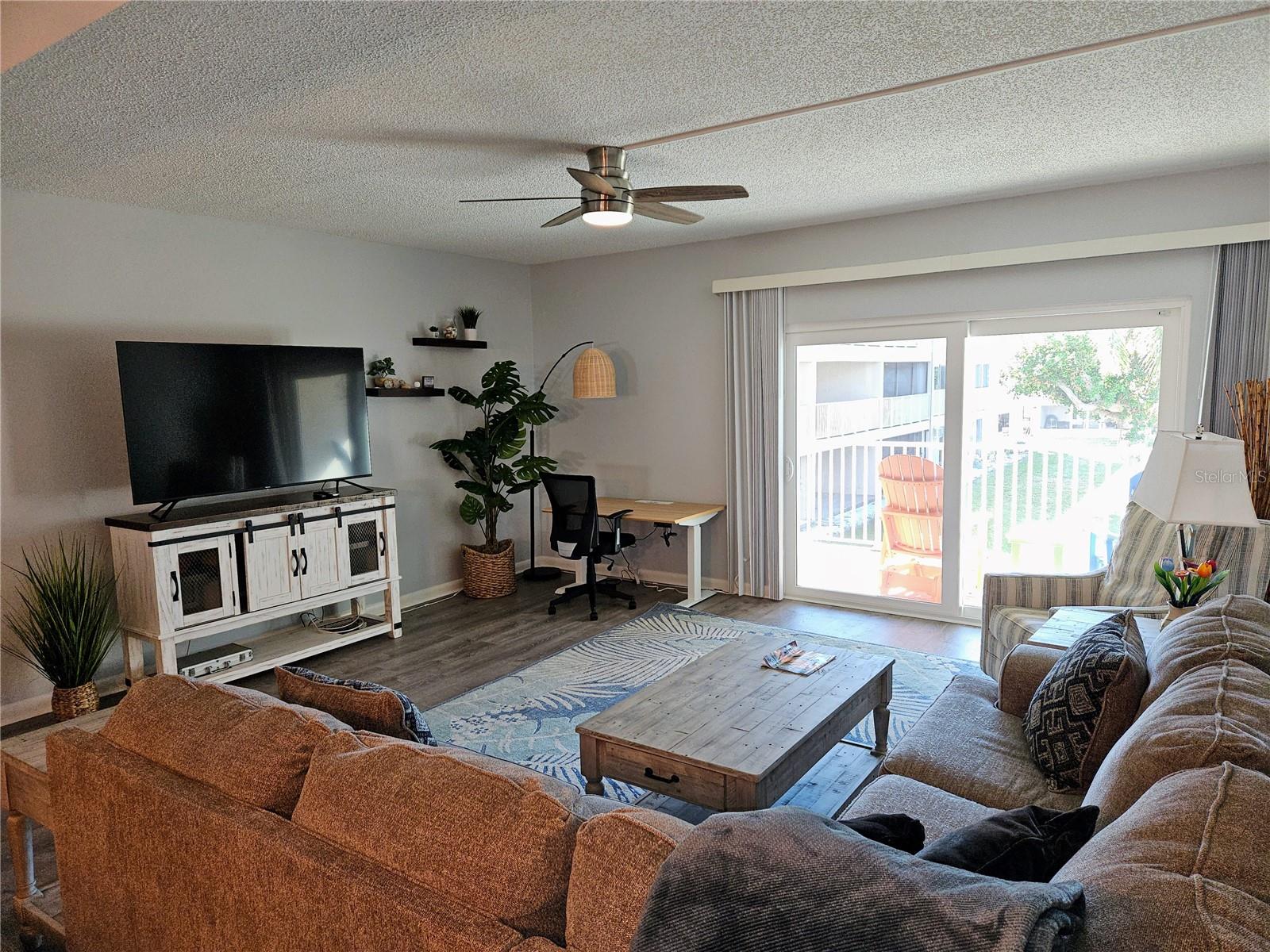 TREASURES OF CAPRI CONDO - Residential Lease