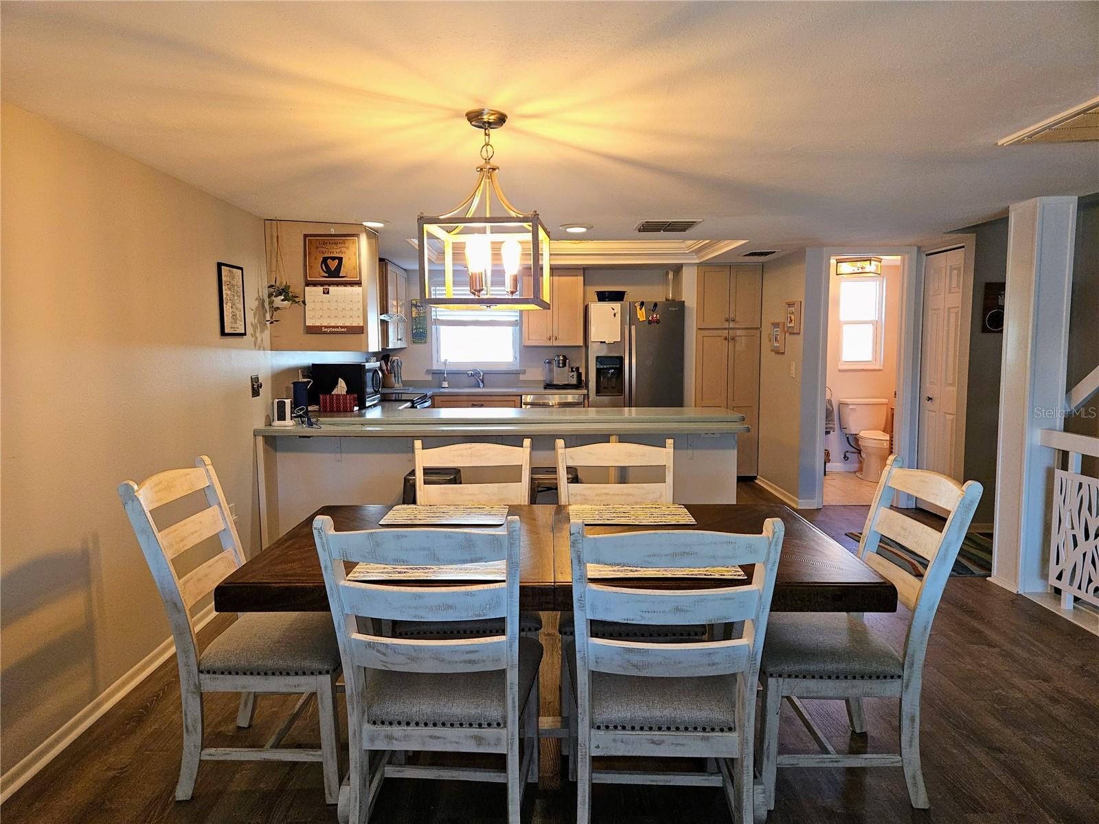 TREASURES OF CAPRI CONDO - Residential Lease