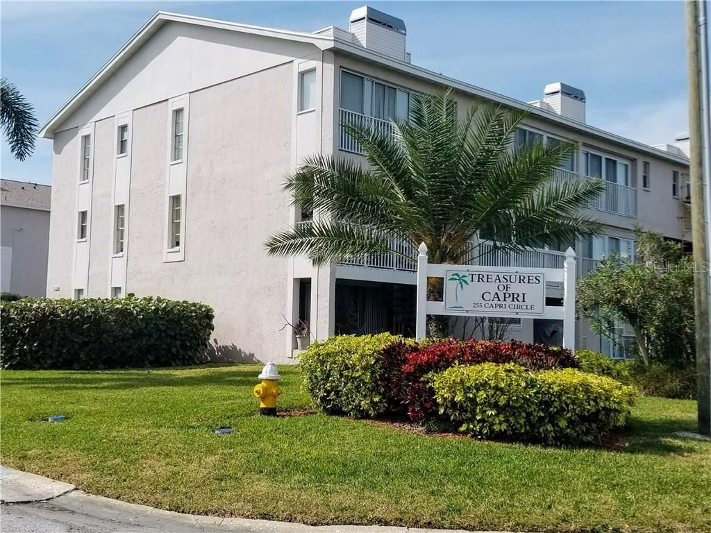 Photo of 255 Capri Circle N #25, Treasure Island, FL 33706 (MLS # TB8451113)