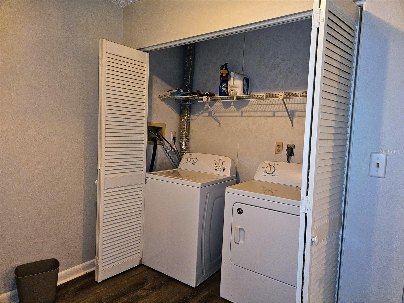 TREASURES OF CAPRI CONDO - Residential Lease