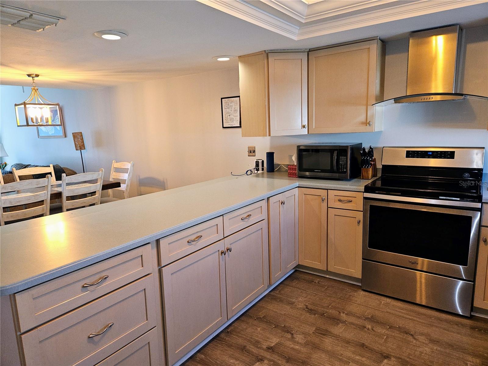 TREASURES OF CAPRI CONDO - Residential Lease