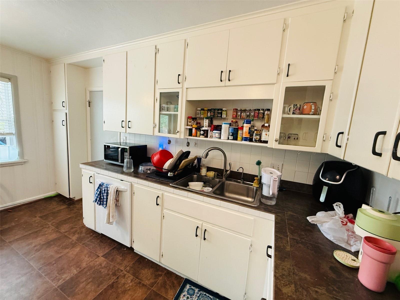 BLACK ACRES - Residential