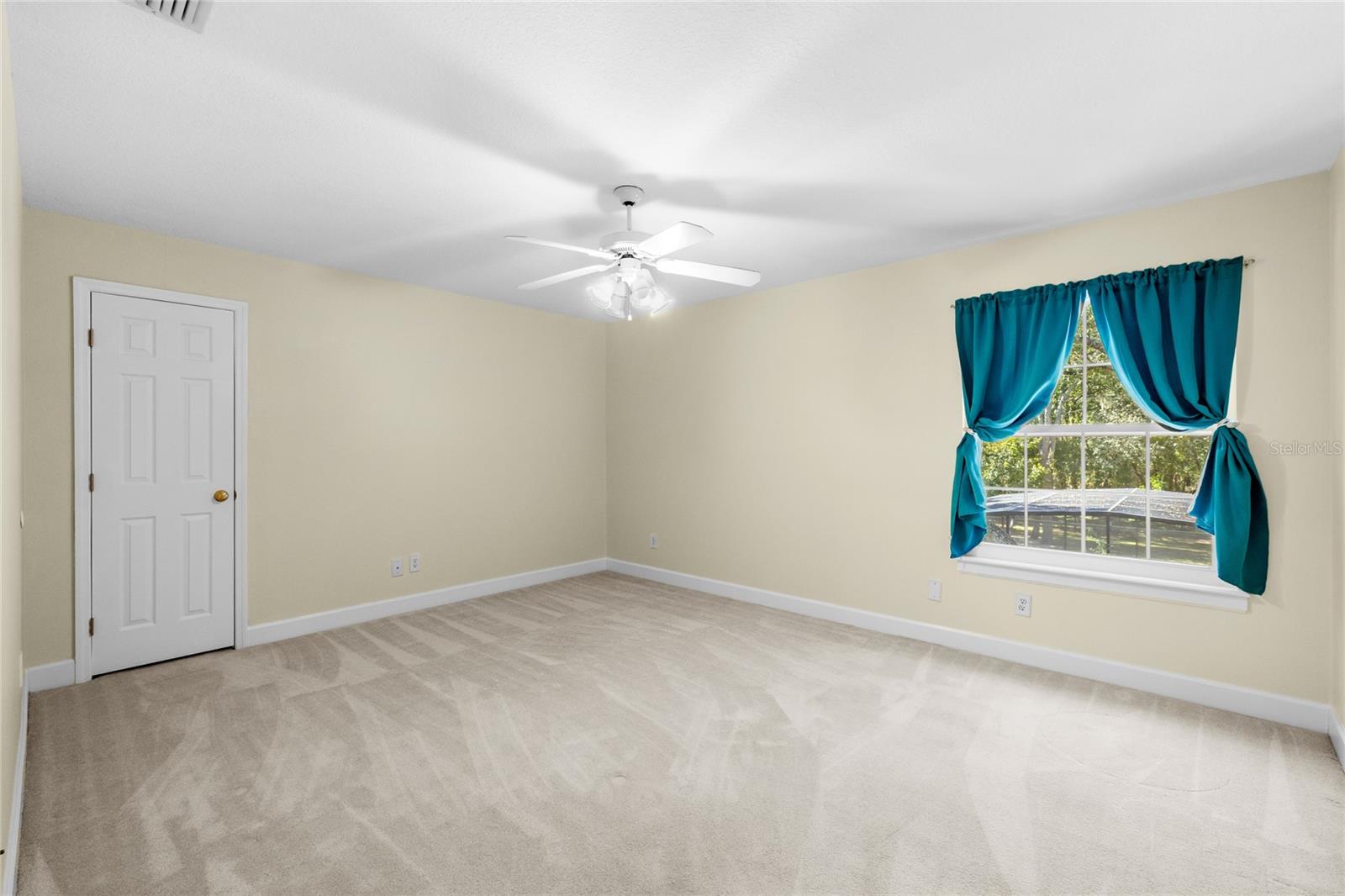 OAK HILLS - Residential