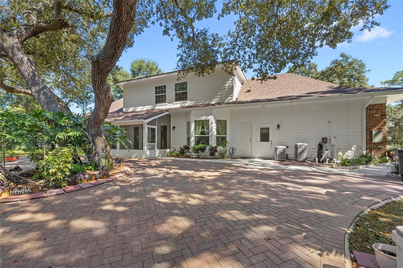 OAK HILLS - Residential