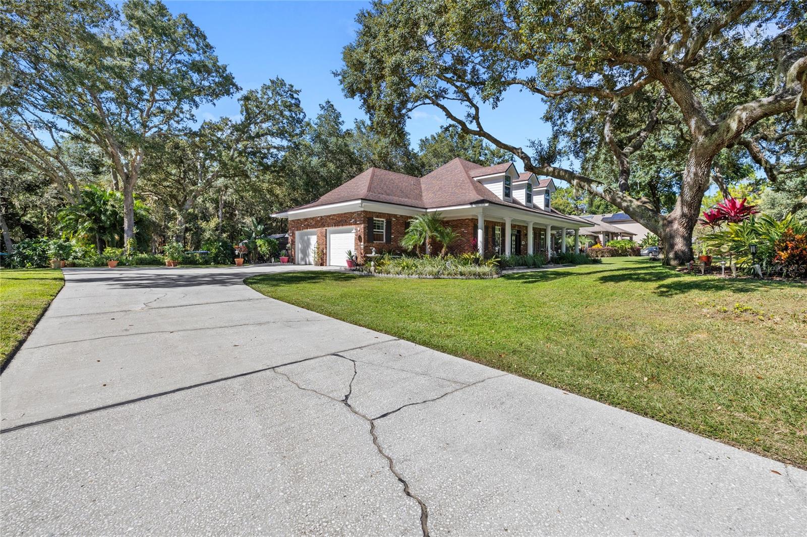 OAK HILLS - Residential