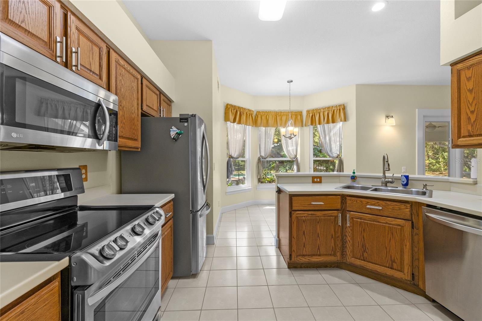 OAK HILLS - Residential