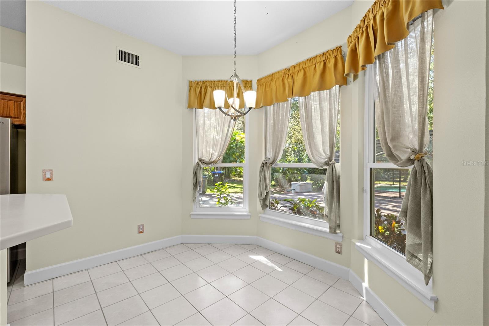 OAK HILLS - Residential