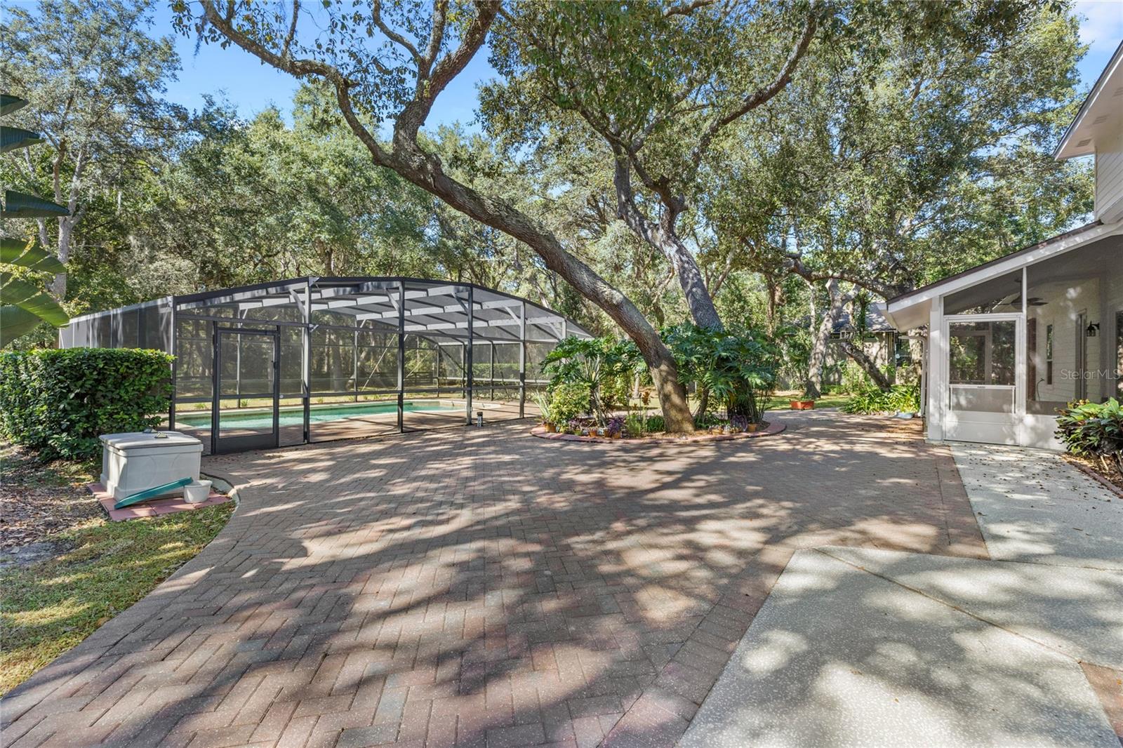 OAK HILLS - Residential