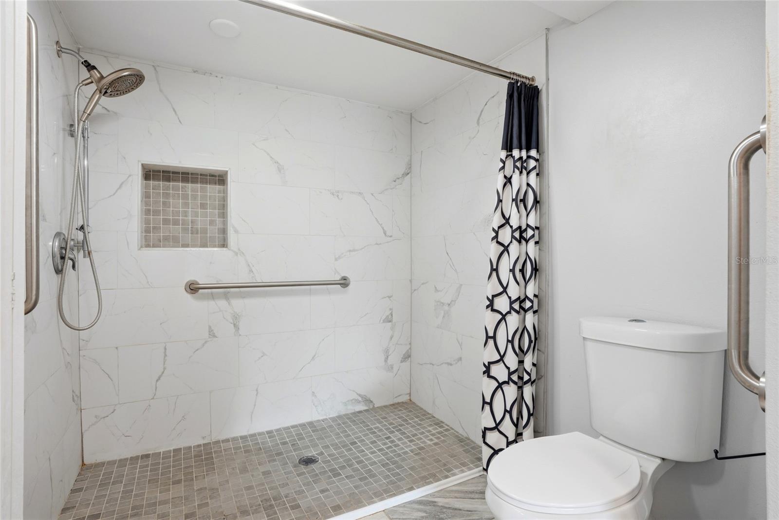 SHADOW LAKES CONDO - Residential