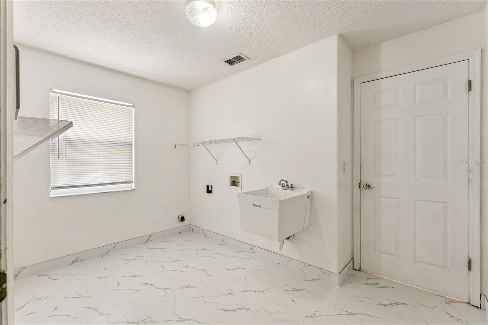 WINTERMERE POINTE - Residential