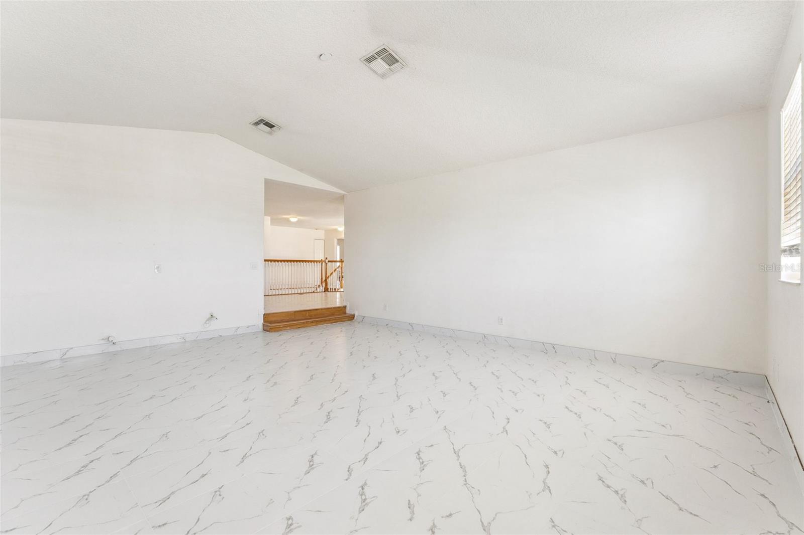 WINTERMERE POINTE - Residential