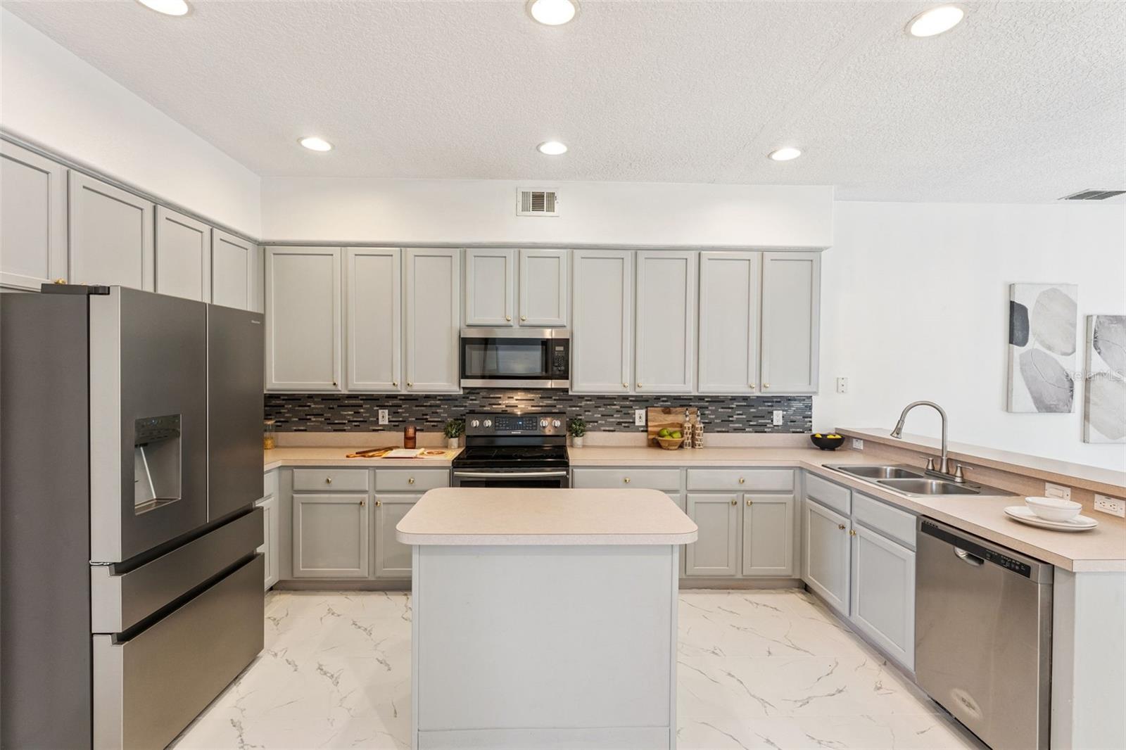 WINTERMERE POINTE - Residential