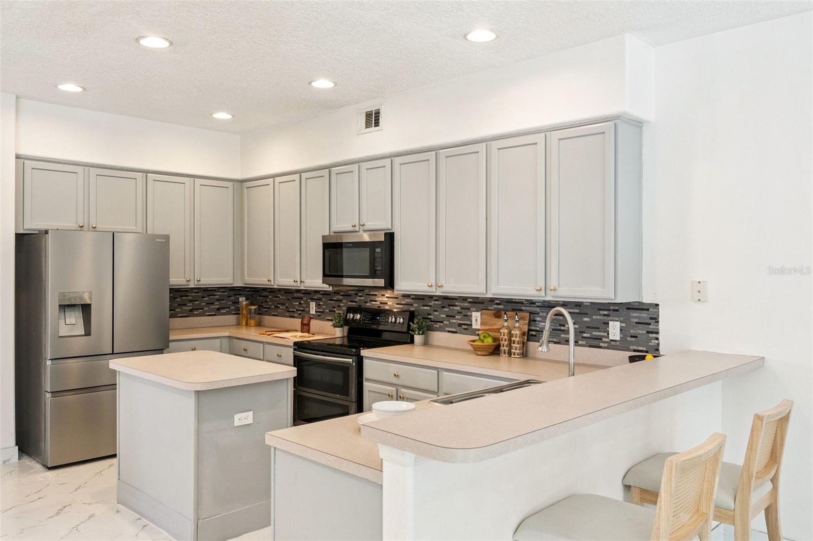 WINTERMERE POINTE - Residential