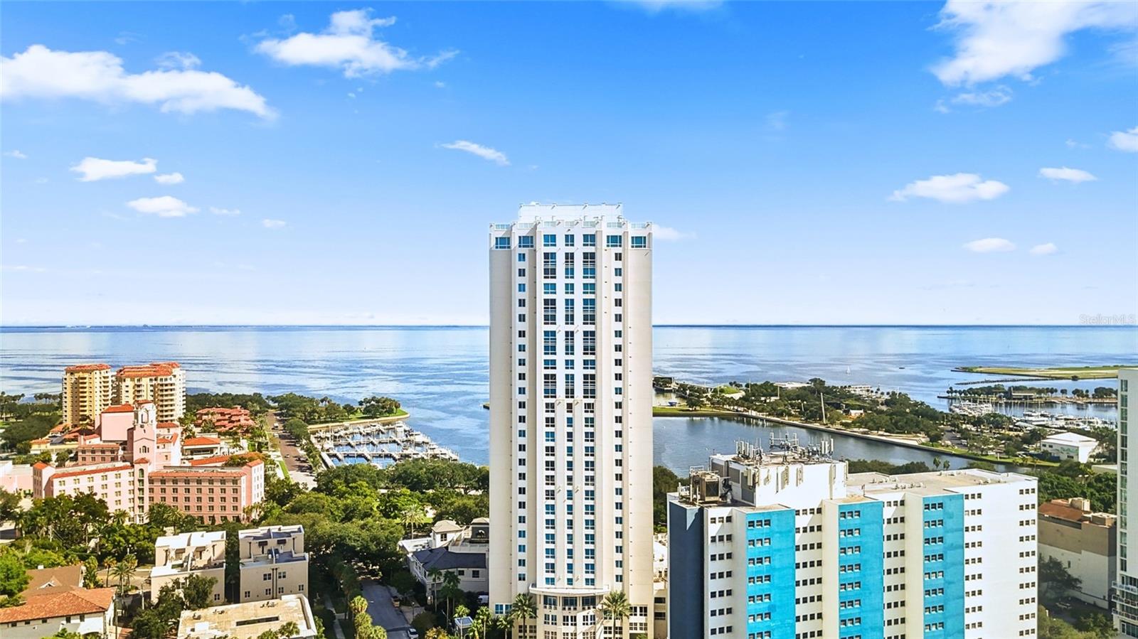 400 BEACH DRIVE NE 1101
