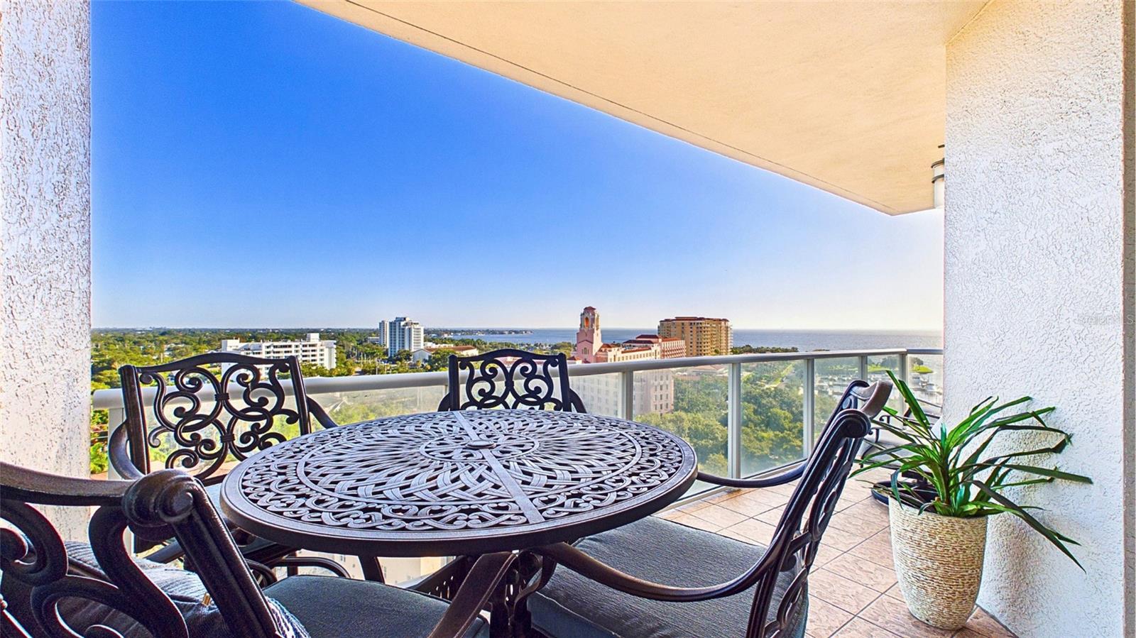 400 BEACH DRIVE NE 1101