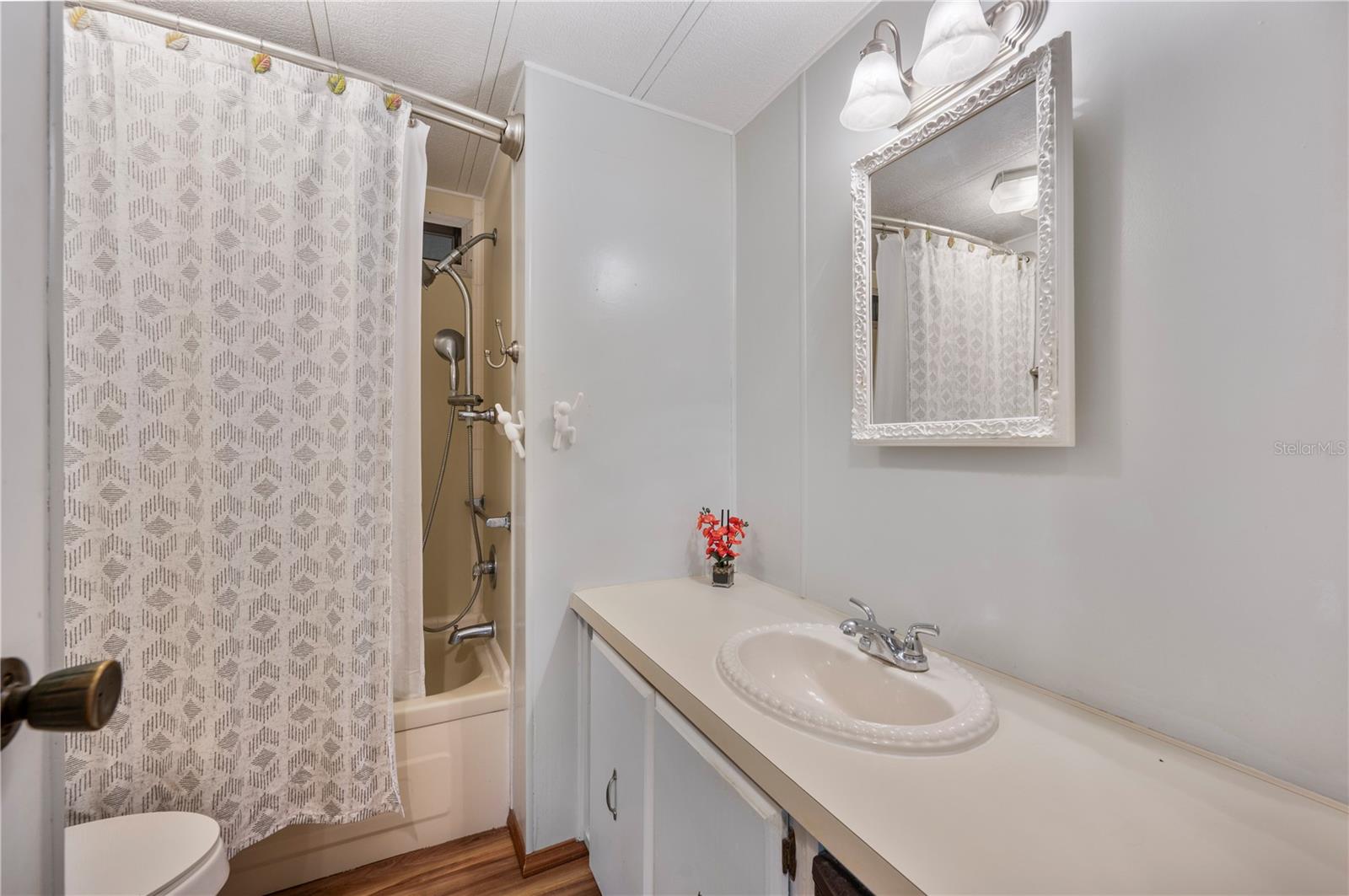 LAKE MARIANA ACRES - Residential