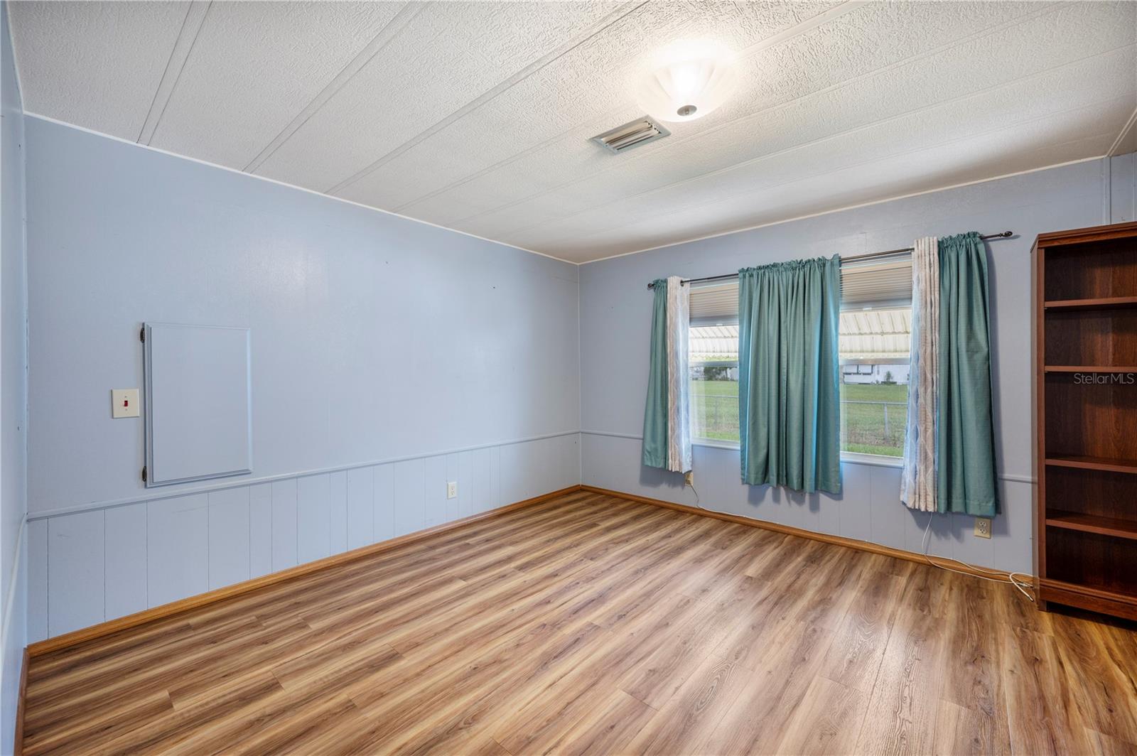 LAKE MARIANA ACRES - Residential