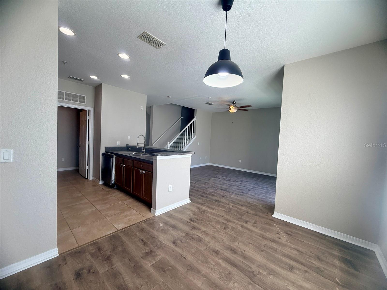 ESTATES/PK CENTRAL CONDO - Residential Lease